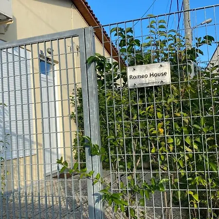 Romeο House Apartamento *