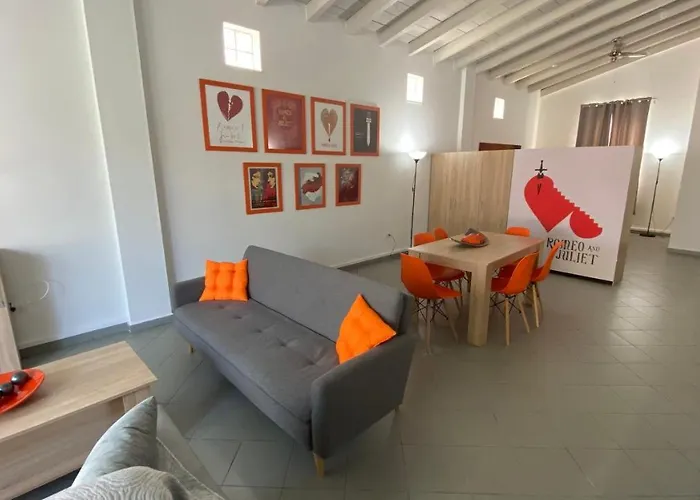 Romeο House * Patras