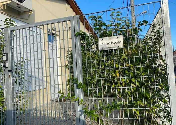 Romeο House Apartmán *